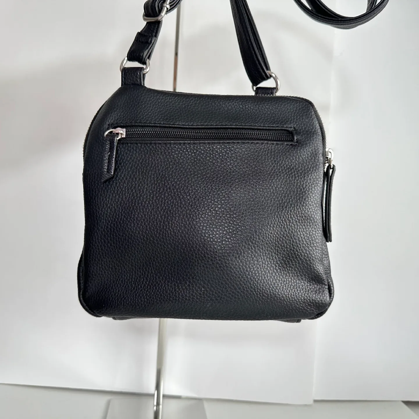 Roots Black Crossbody Bag image indicator(2)