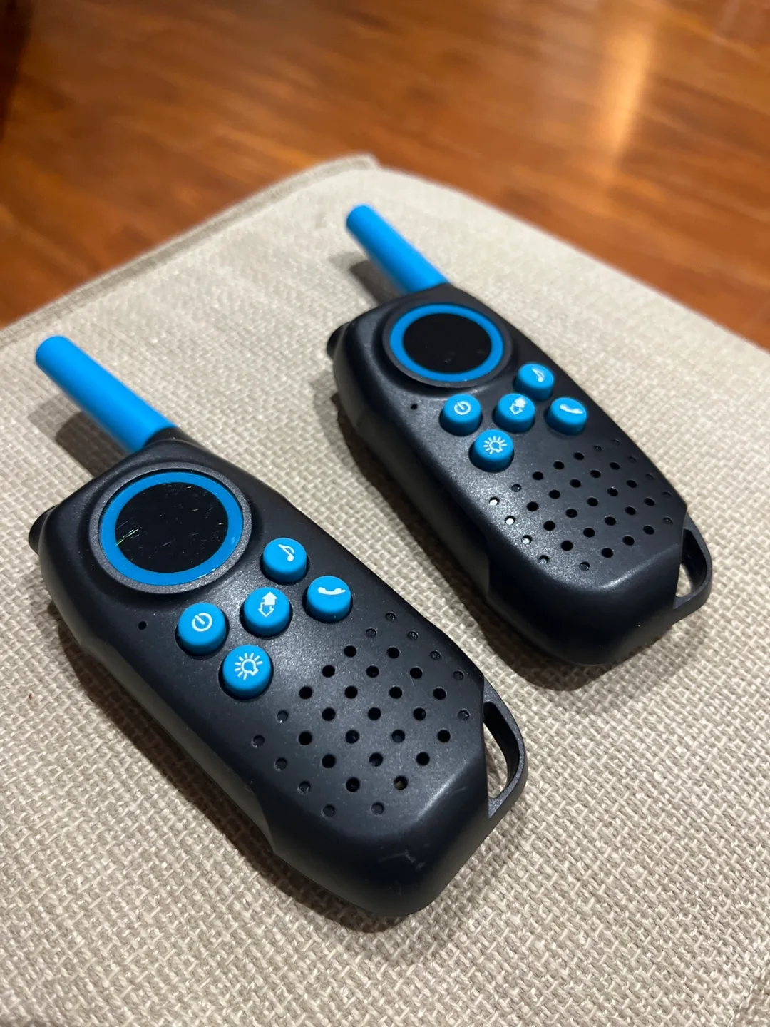 Spy Labs Fingerprinting Kit & Walkie Talkies thumbnail