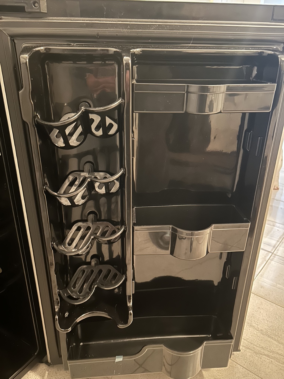 Danby Compact Refrigerator - photo 2