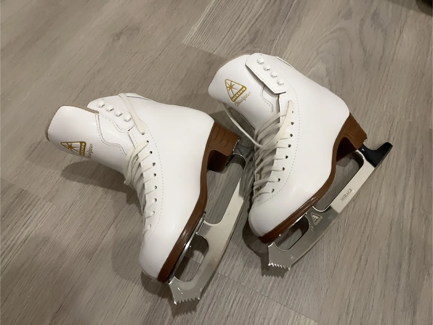 Jackson Classique Figure Skates (Size 4) image indicator(2)