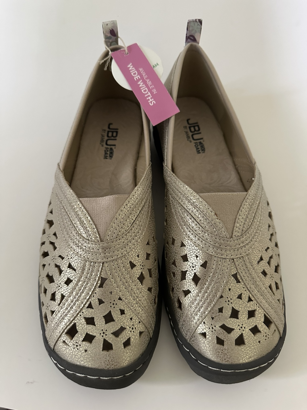 Jambu Wide Width Slip-On Shoes size 9