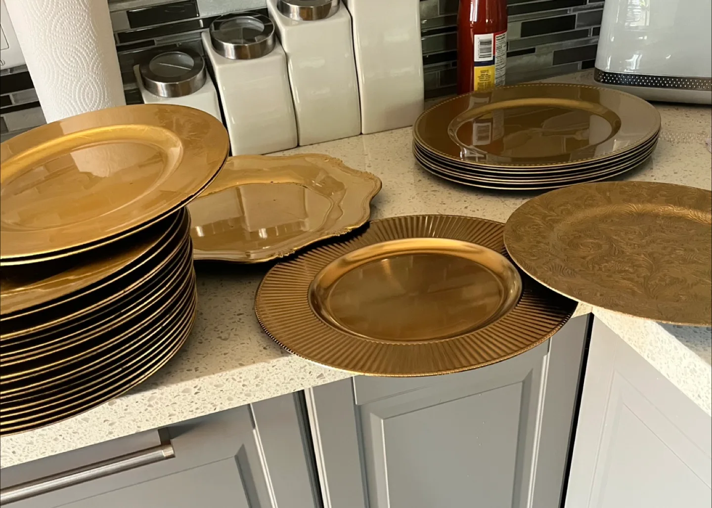 30 Gold Charger Plates image indicator(3)