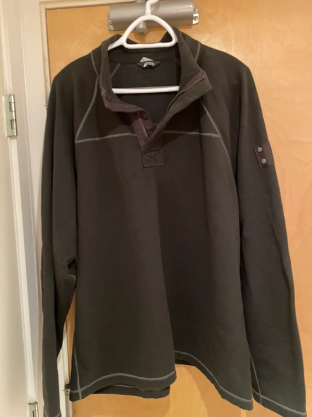 Two Men’s XL MEC sweaters thumbnail