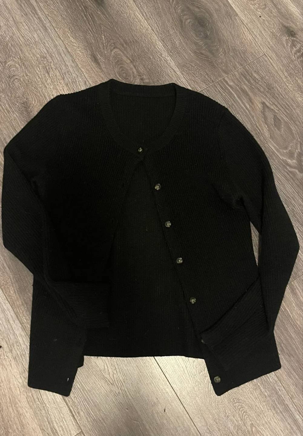 Aritzia cardigan thumbnail