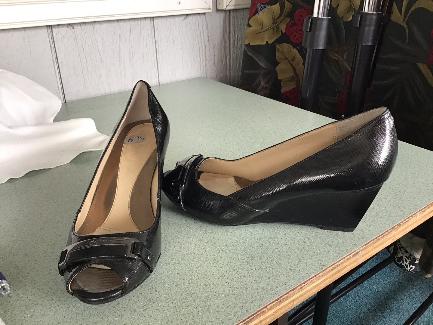 Woman’s shoes - photo 2
