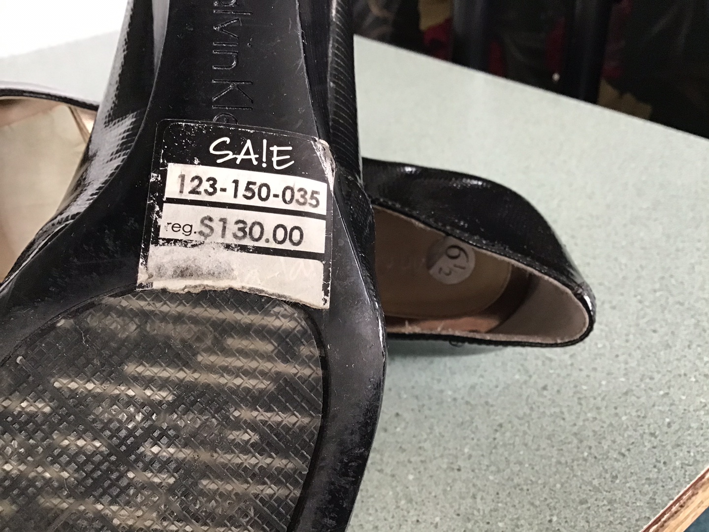 Woman’s shoes - photo 4