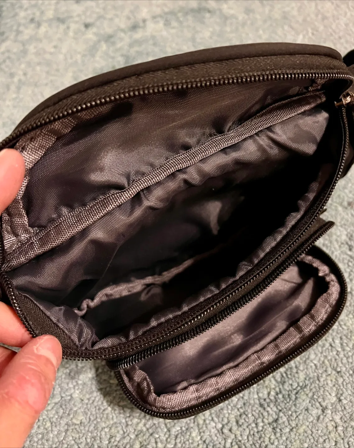 Black Fanny Pack image indicator(3)