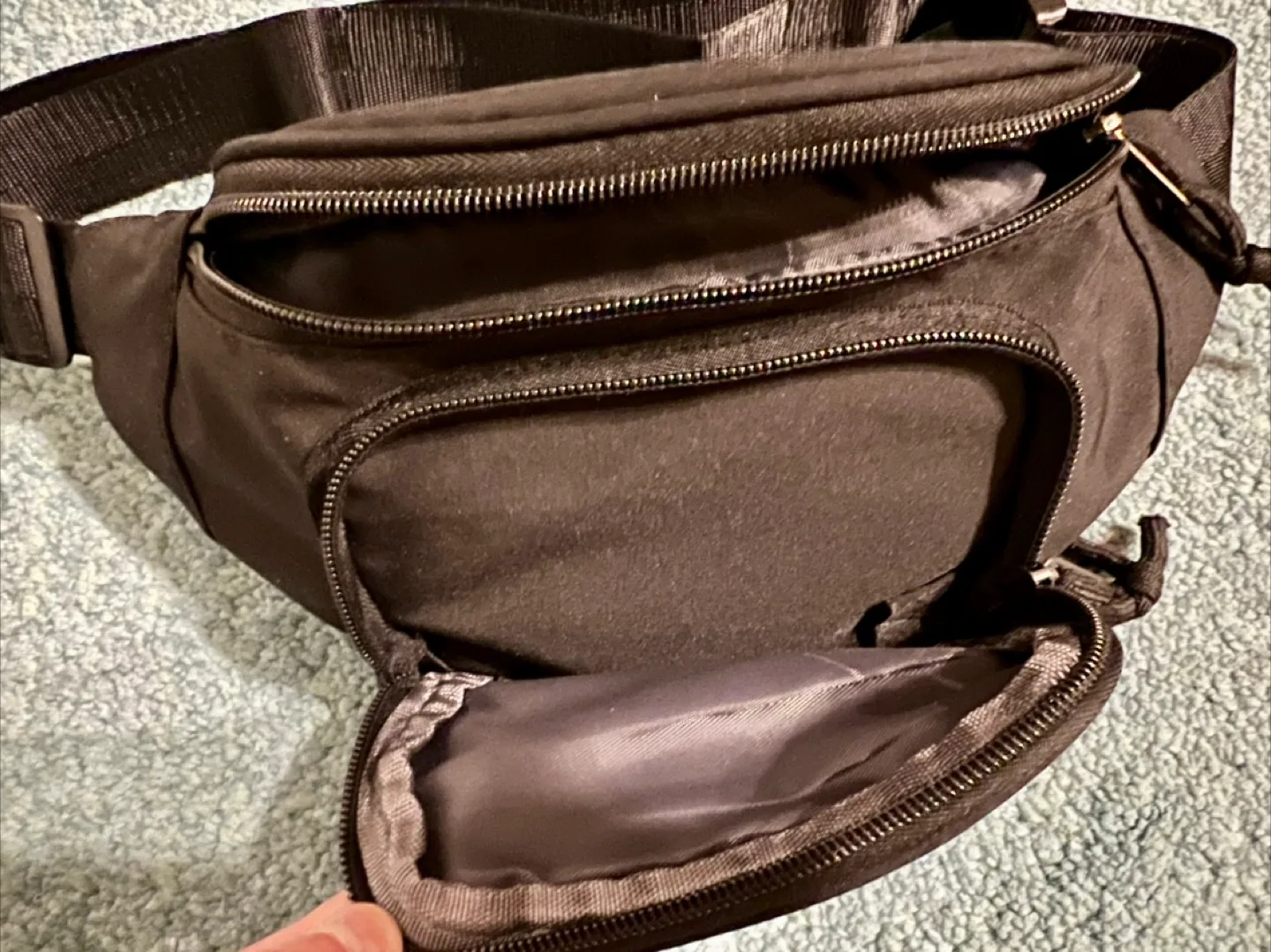 Black Fanny Pack image indicator(2)