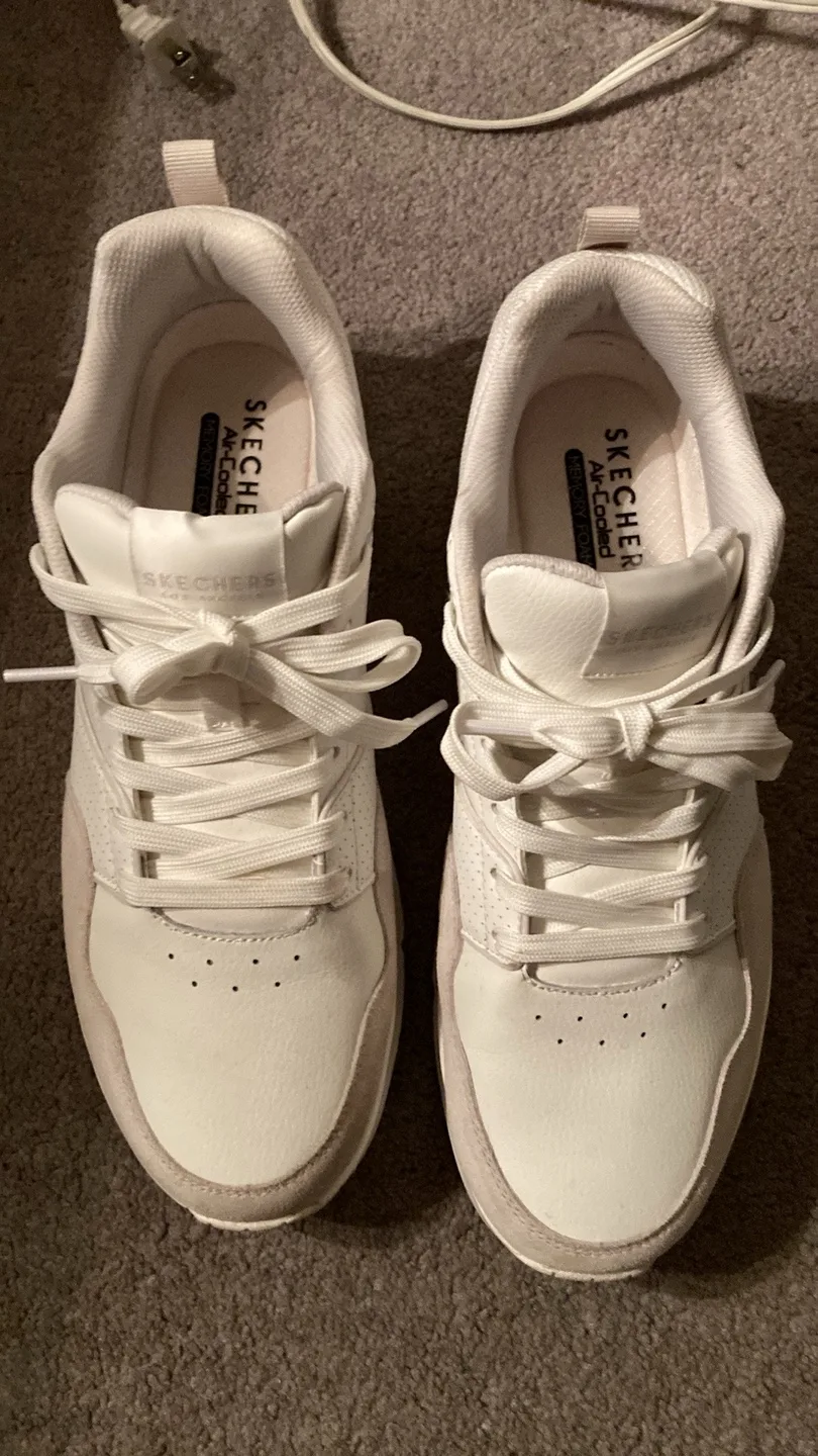 Skechers White Sneakers thumbnail