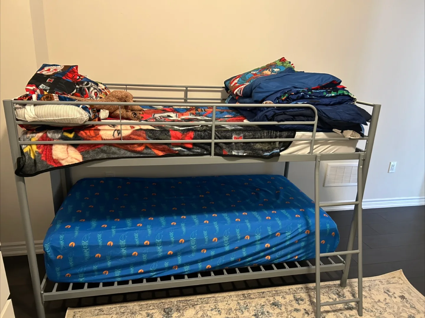 Metal Bunk Bed thumbnail