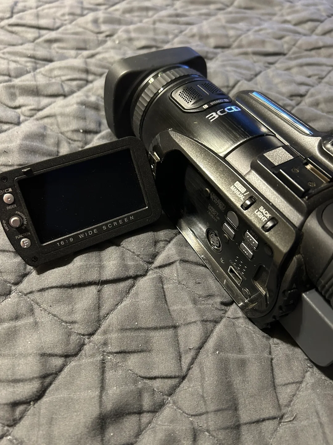 Everio GZ-HD7U 3CCD 60GB Hard Disk Drive HD Camcorder image indicator(6)