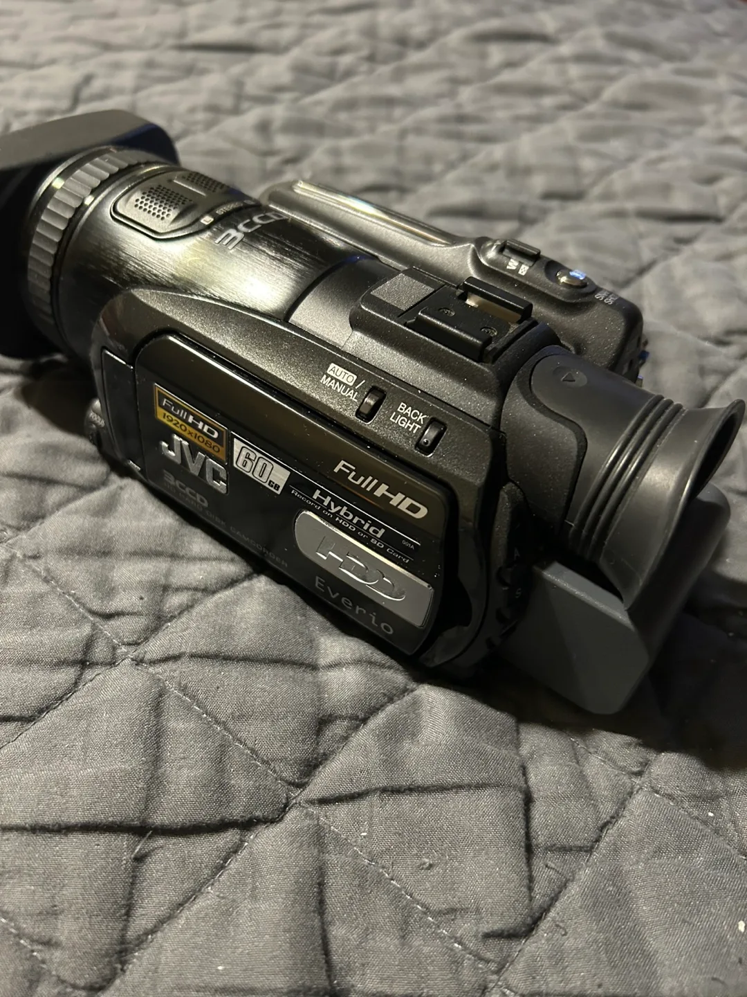 Everio GZ-HD7U 3CCD 60GB Hard Disk Drive HD Camcorder image indicator(4)