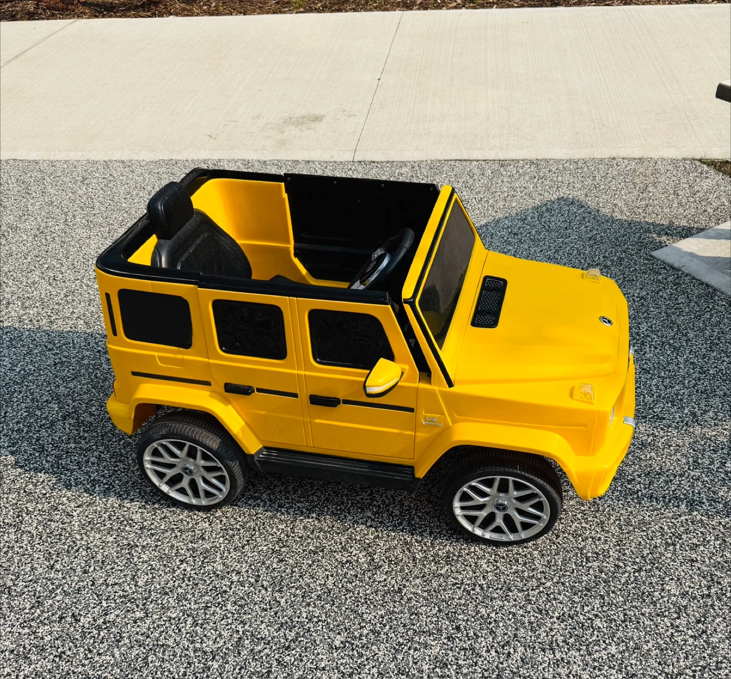 Yellow Toy Ride-On Car image indicator(2)