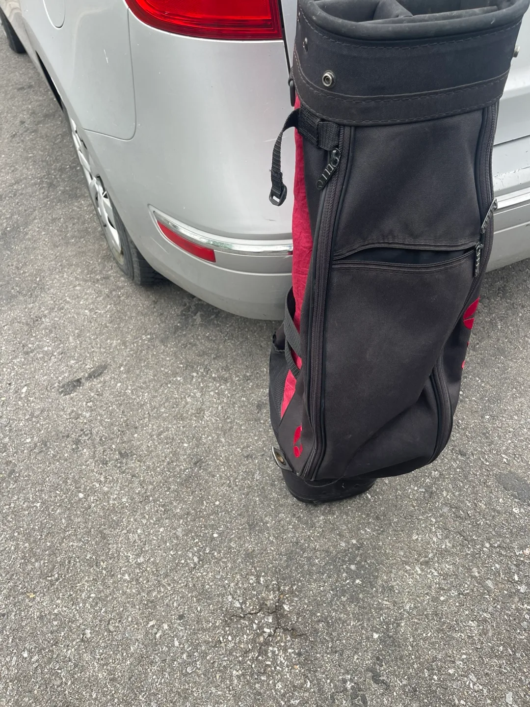 TaylorMade Golf Bag image indicator(4)