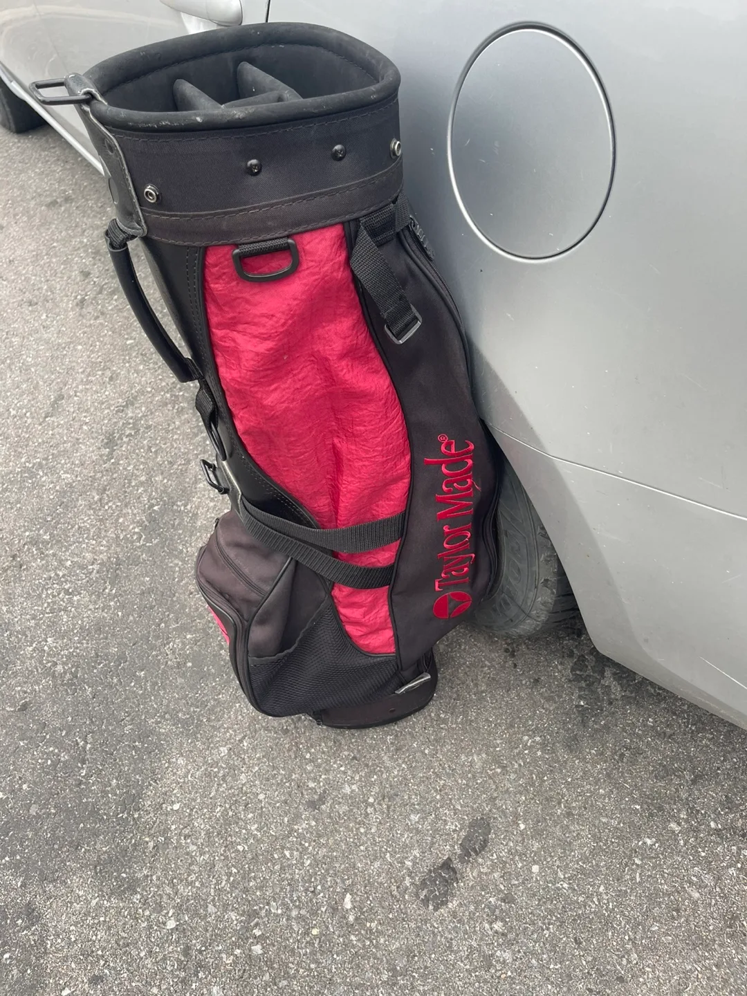 TaylorMade Golf Bag image indicator(2)