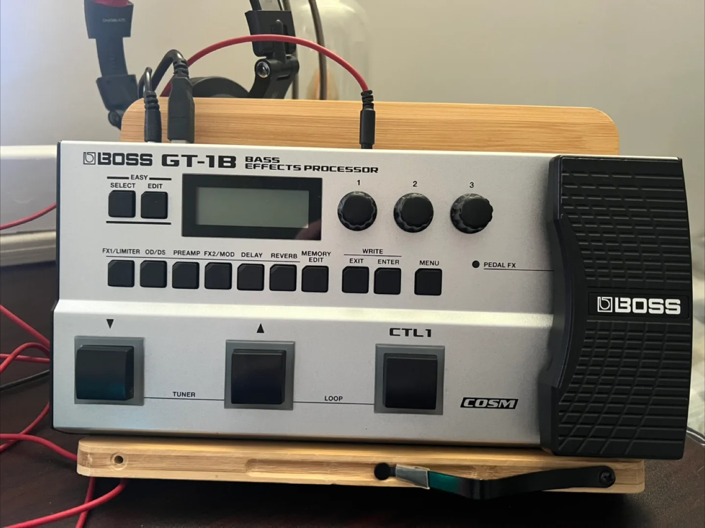 Boss GT-1B Bass Effects Processor thumbnail