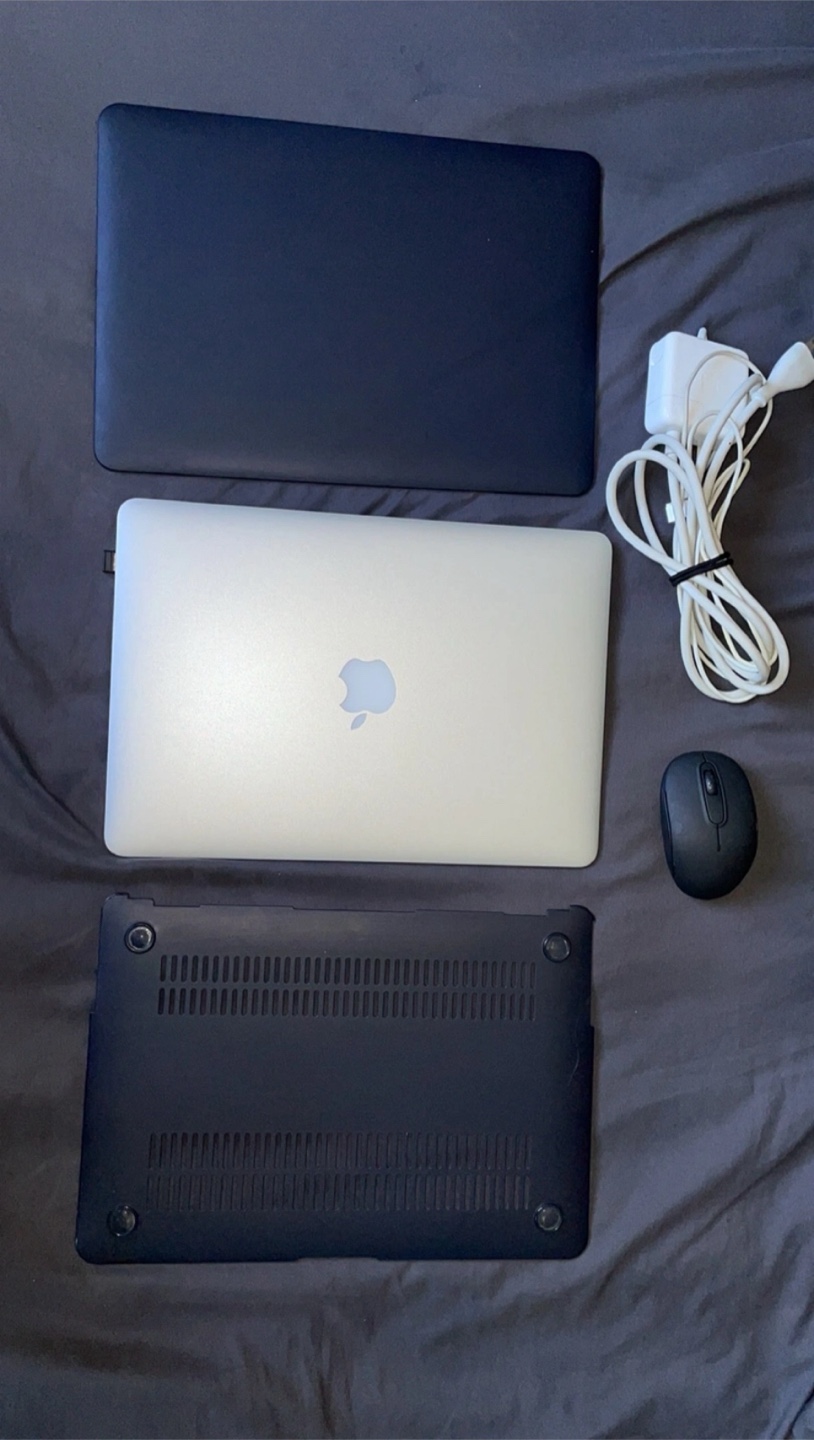 MACBOOK AIR 2016 with blue case/ a mouse /and charger