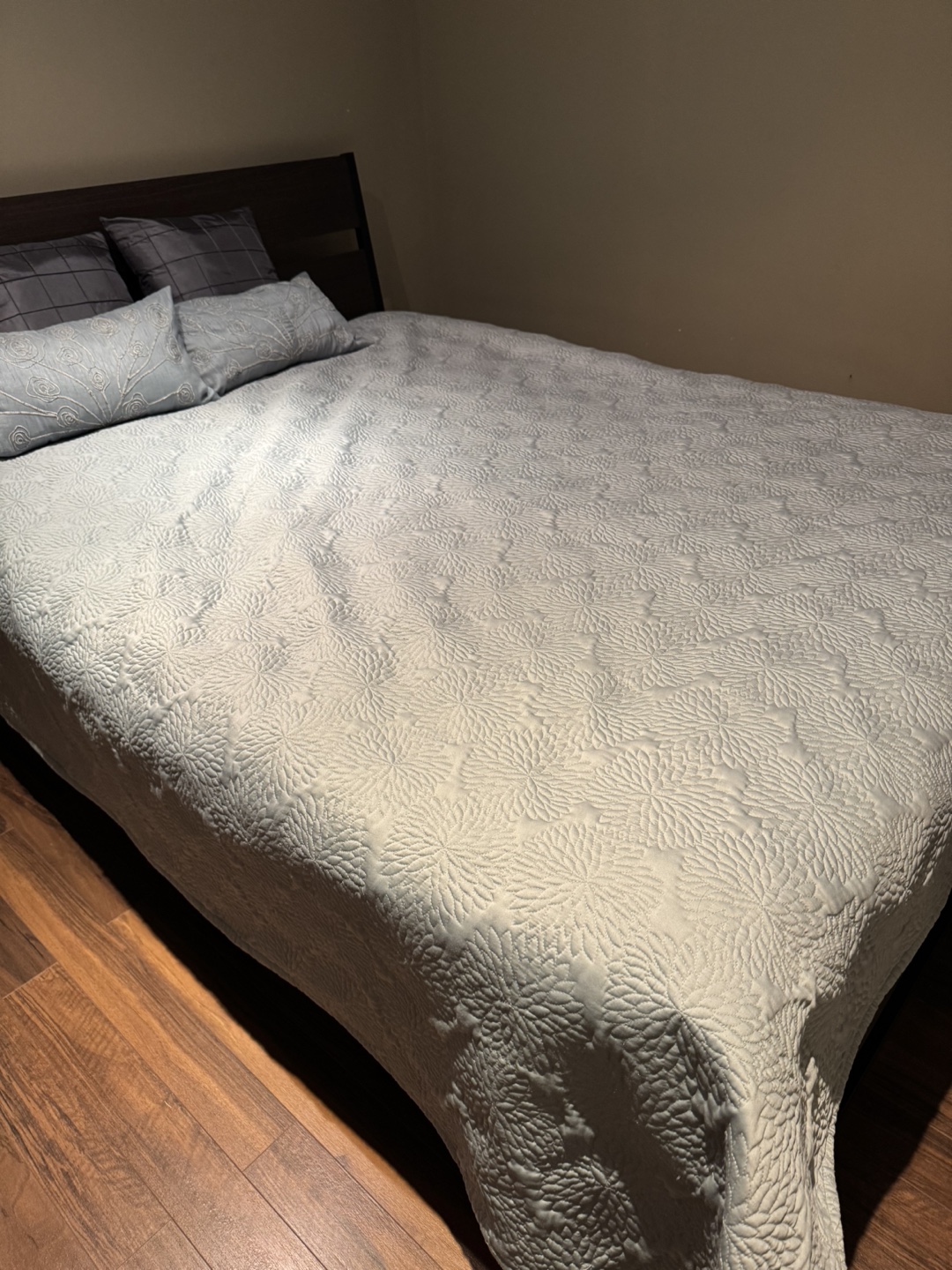 Queen Size Bed Frame - photo 5