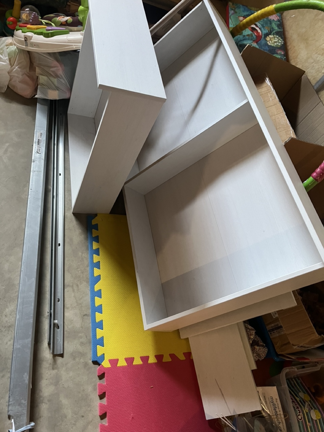 White twin Bed-pick up today or tomorrow