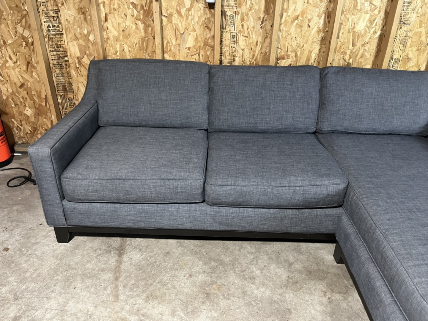 FREE DELIVERY - Modern Gray Sectional w/ Reversible Chaise - photo 4