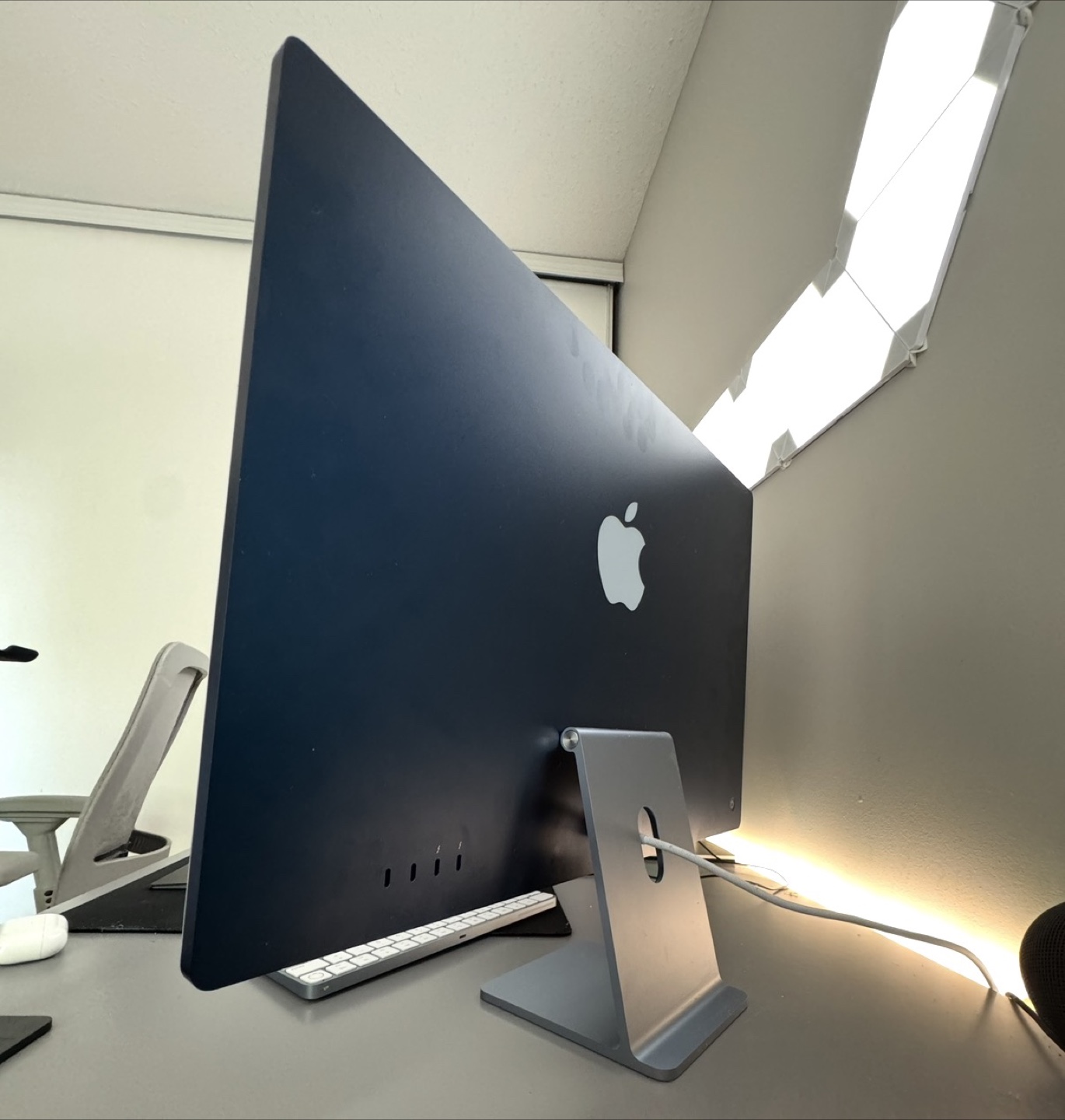 M1 iMac - 256GB | 8GB | 4 USB-C Port - photo 2