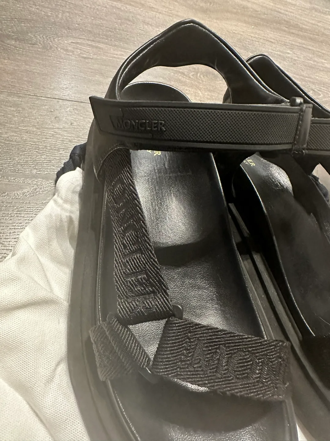 Moncler Catura Sandals 39 image indicator(3)