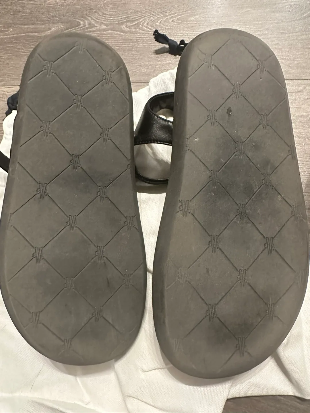 Moncler Catura Sandals 39 image indicator(9)