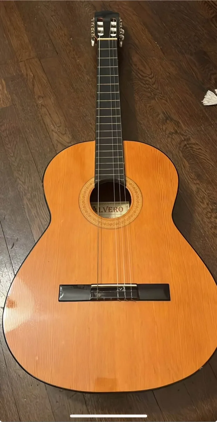 Alvero Classical Guitar image indicator(3)