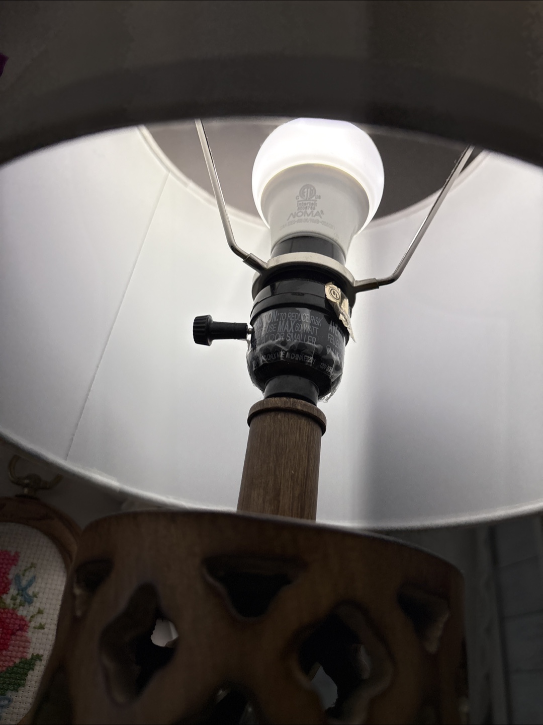 Table Lamp with Wooden Base - photo 3