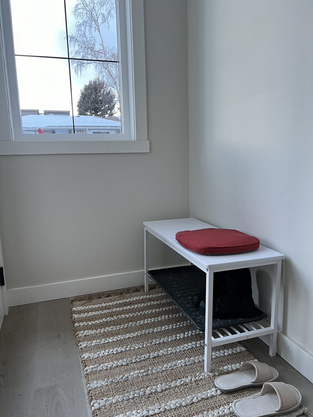 Dinner table, 2 chairs, 1 bench. - photo 2