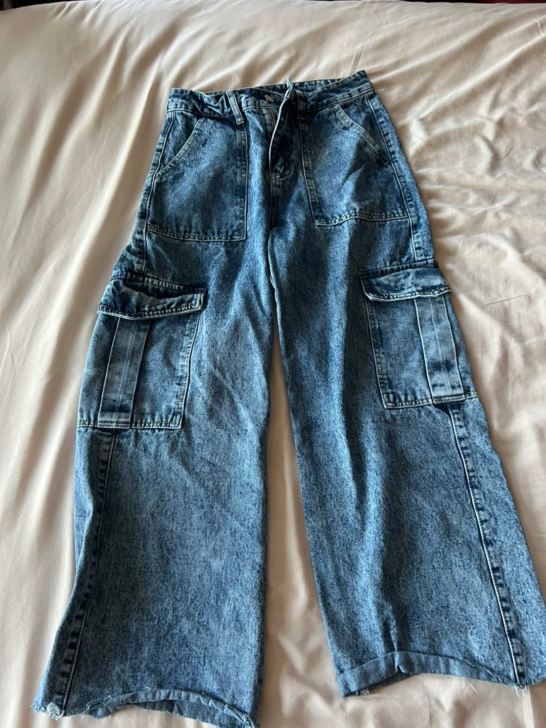 Wide Leg Cargo Jeans thumbnail