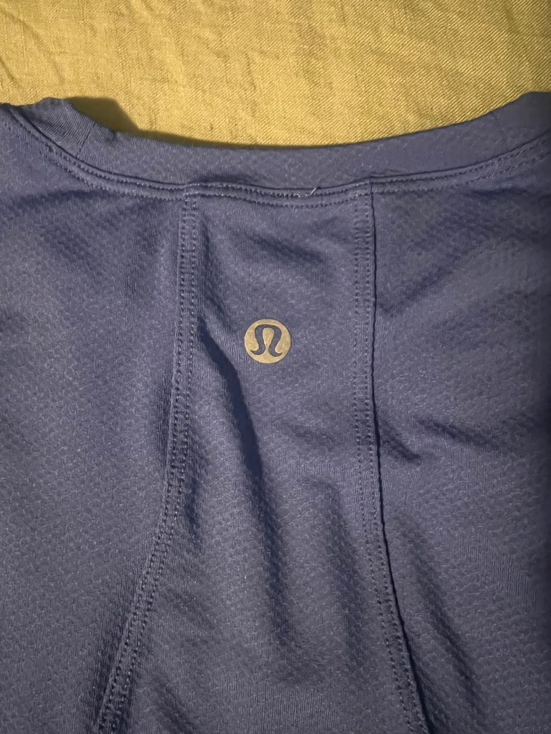 Lululemon Abrasion-Resistant Training Long-Sleeve Shirt - size 6 image indicator(6)