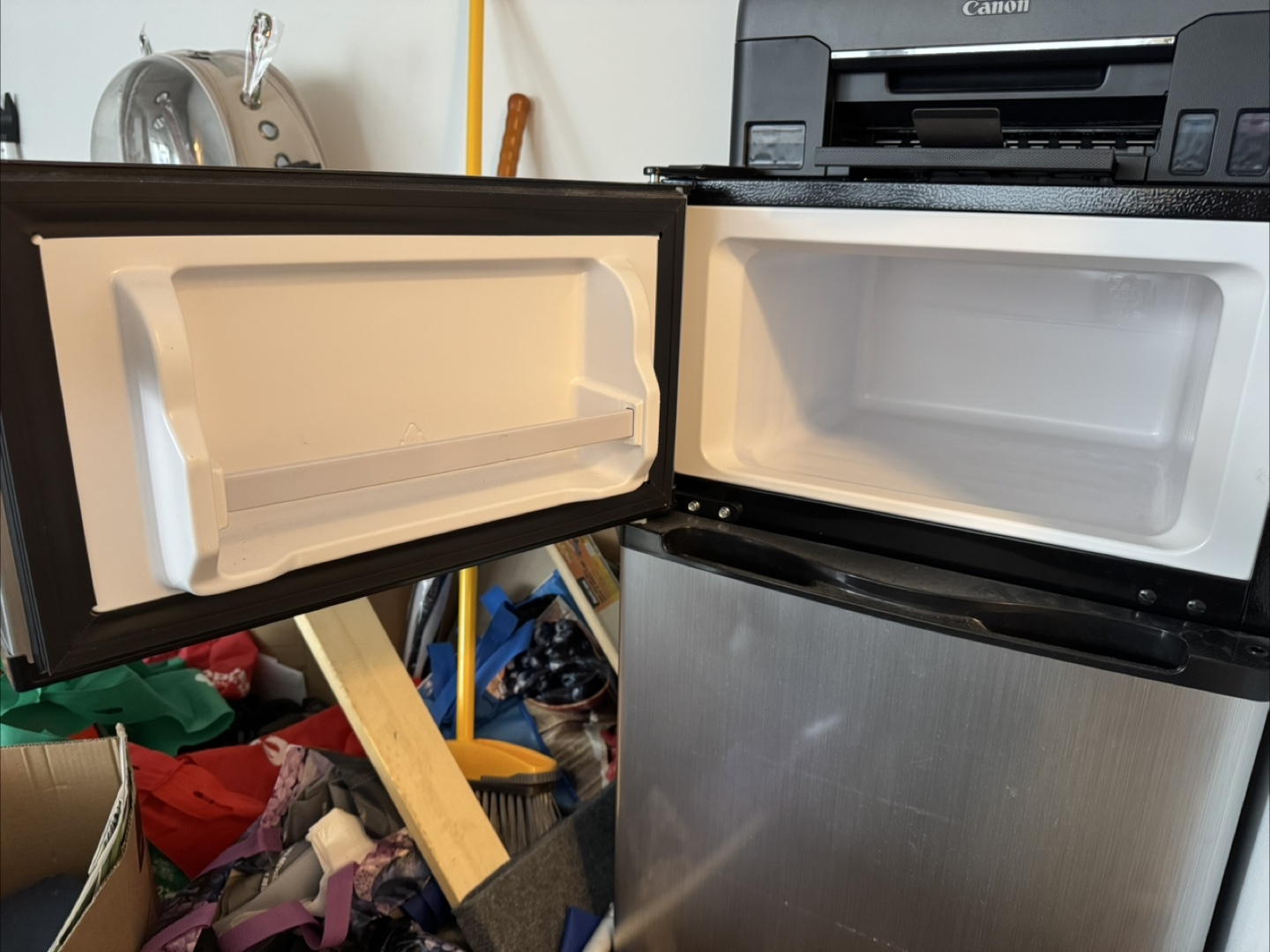 Insignia Mini Fridge with Freezer - photo 2