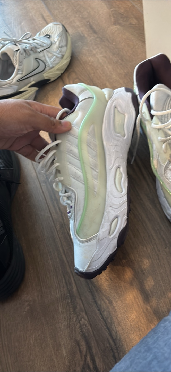 White Sneakers - photo 2