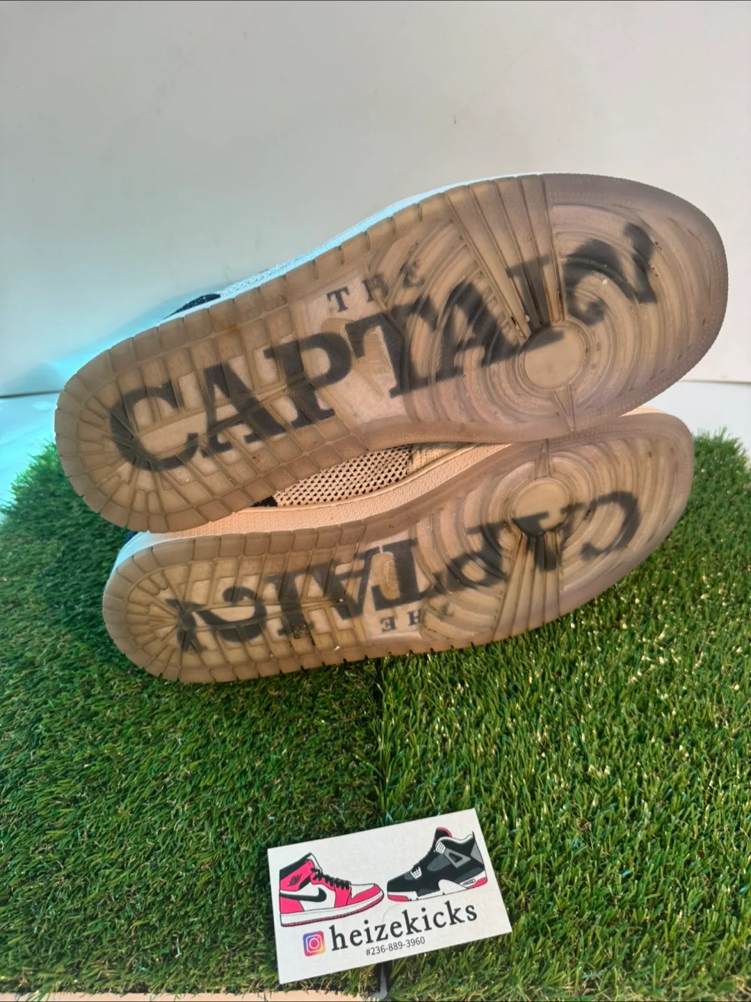 Air Jordan 1 High Derek Jeter size 11.5 image indicator(4)