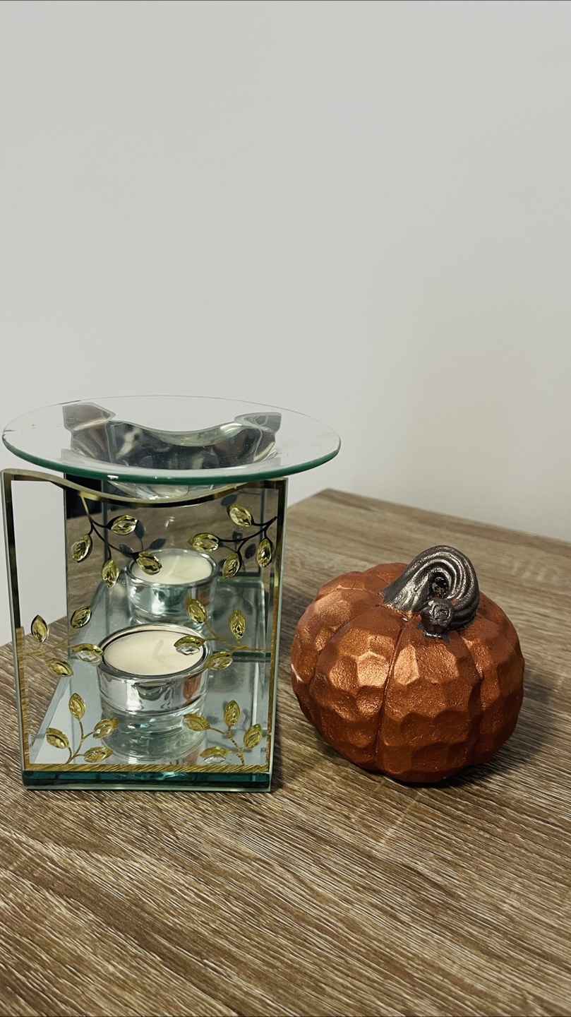 Tealight Candle Warmer & Pumpkin Décor