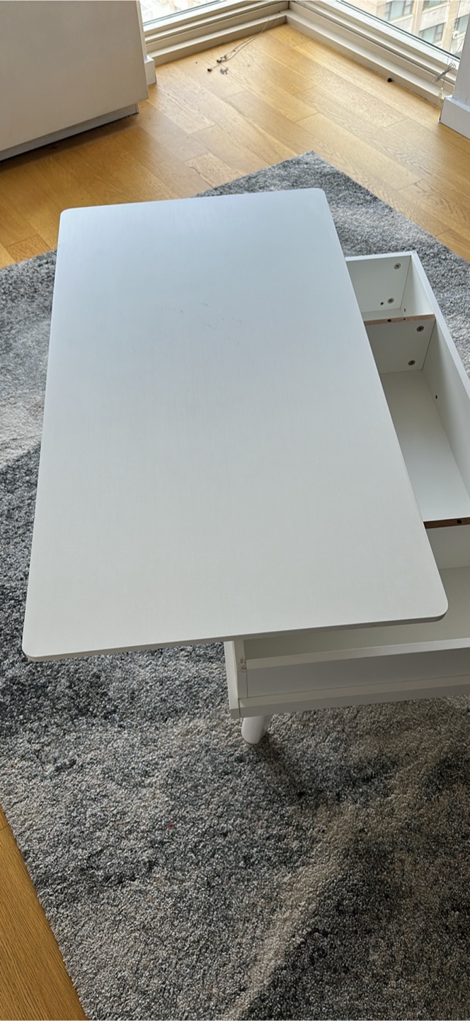 Lifting coffee table