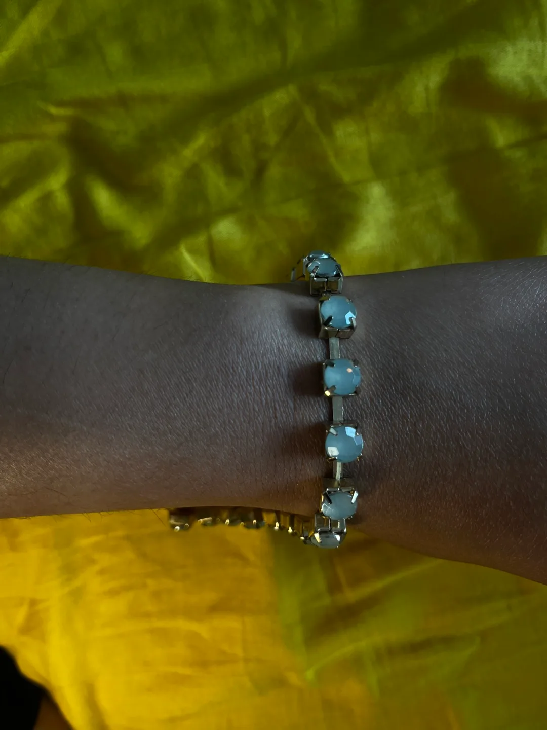 Elegant Anklet with Gemstones thumbnail