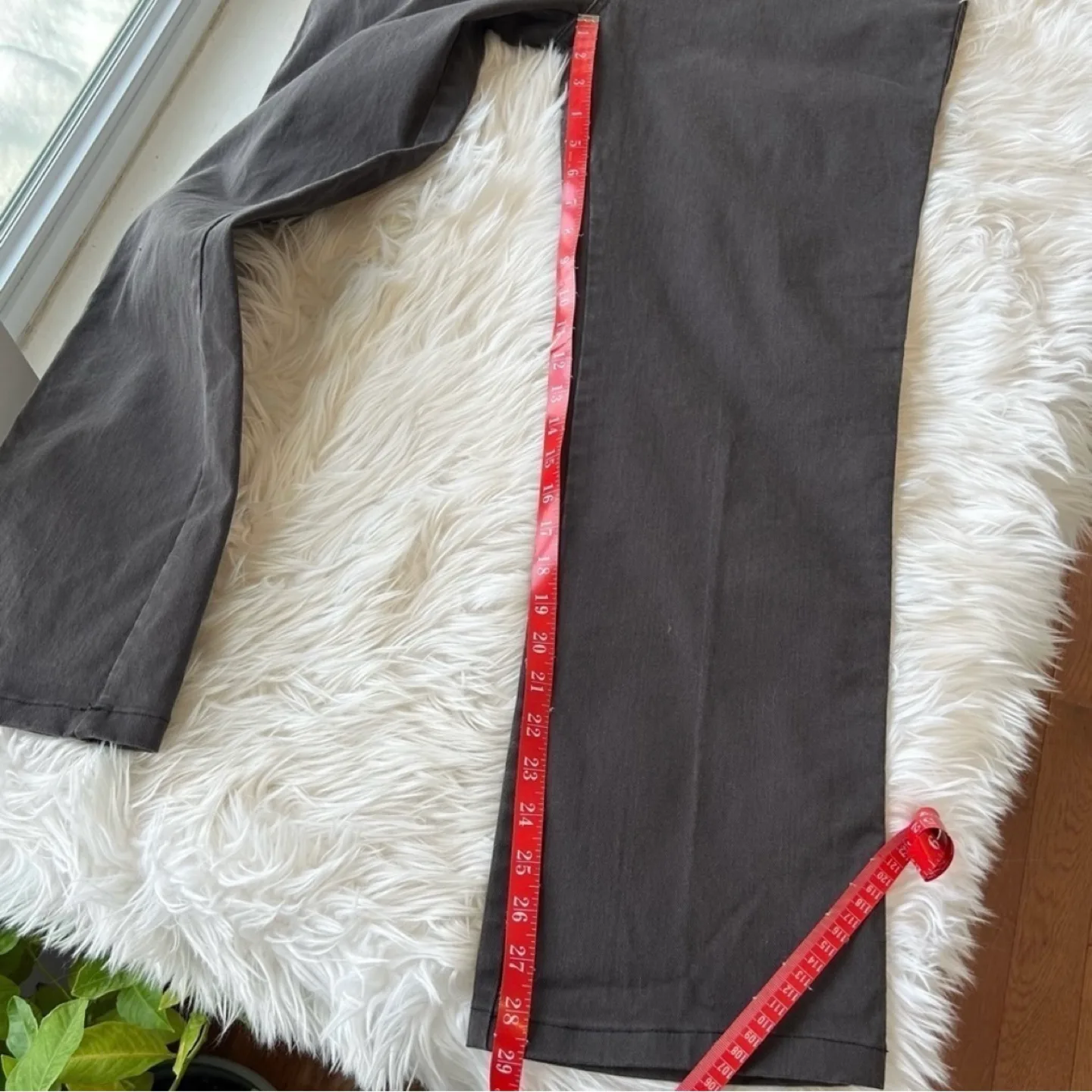 Nicole Miller Original High Rise Charcoal Denim Jeans Size 12 image indicator(9)