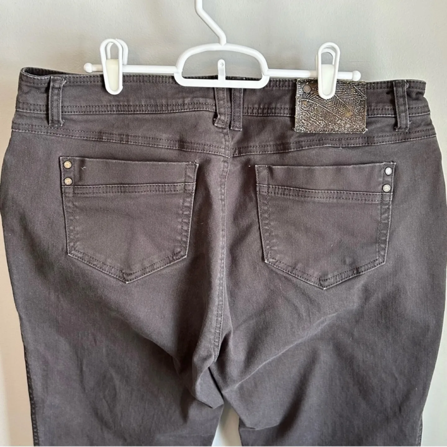 Nicole Miller Original High Rise Charcoal Denim Jeans Size 12 image indicator(10)