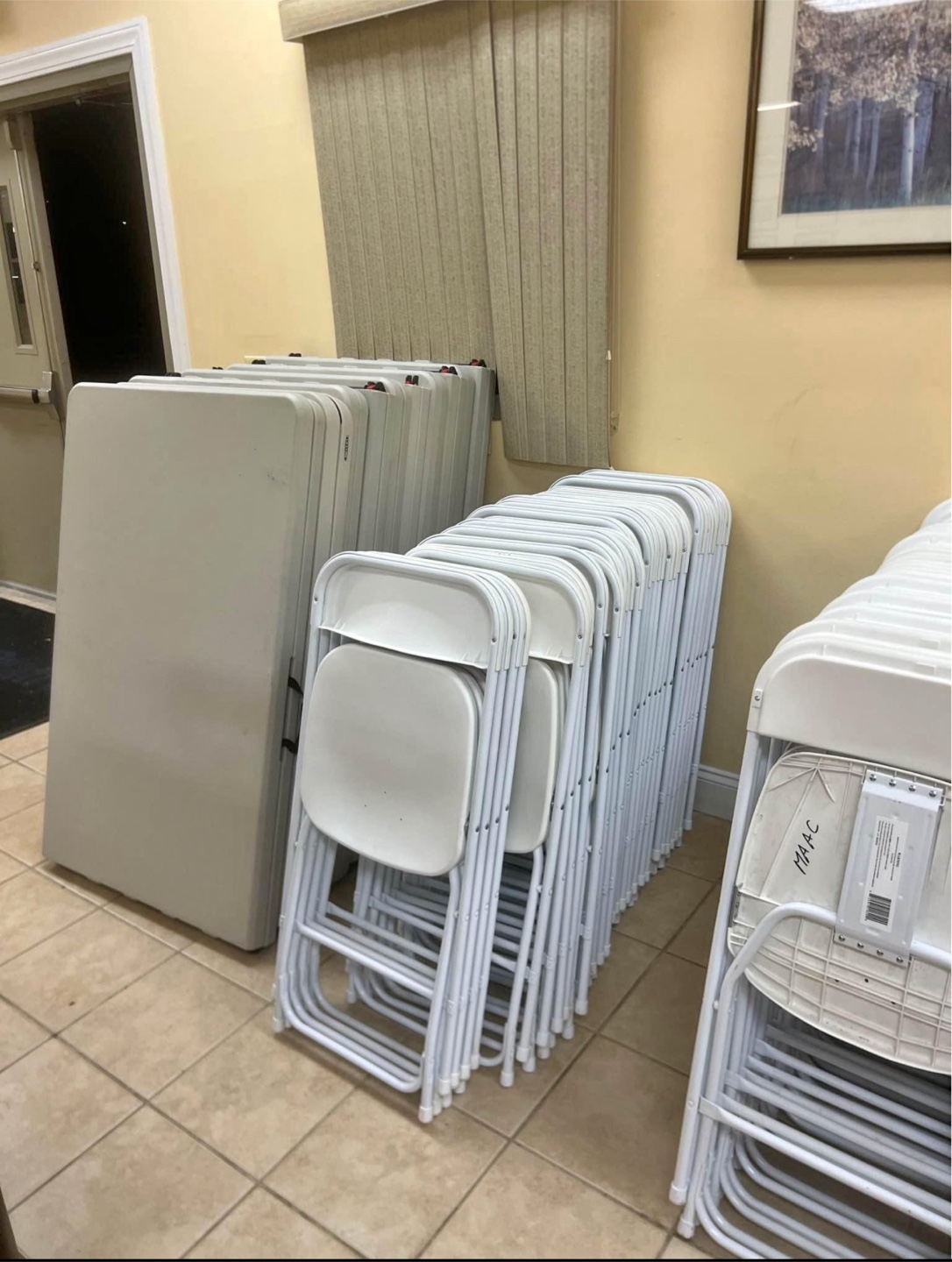 Tables and chairs for rent - photo 3