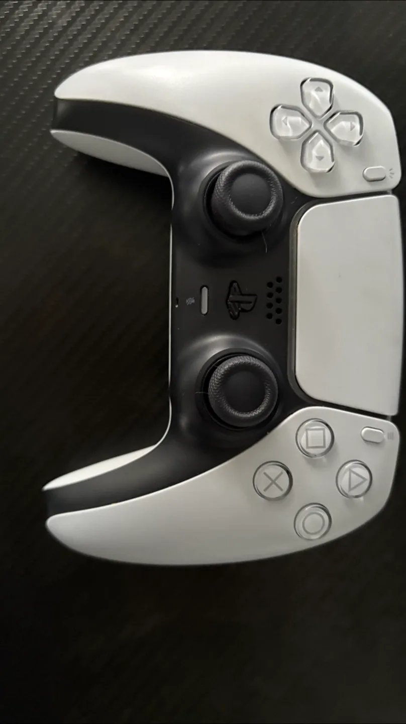 PS5 Controller thumbnail