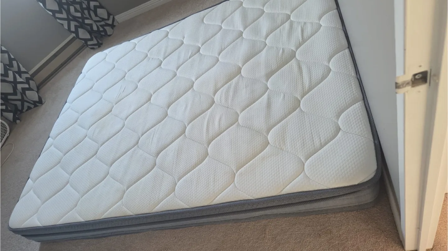 Queen-size Mattress #Freecycle thumbnail