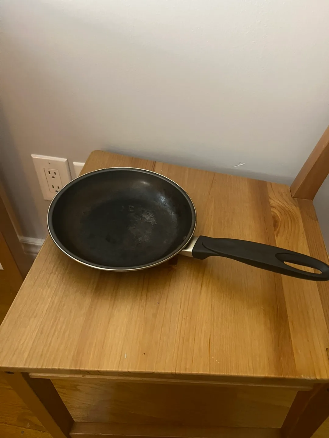 Non-stick frying pan thumbnail