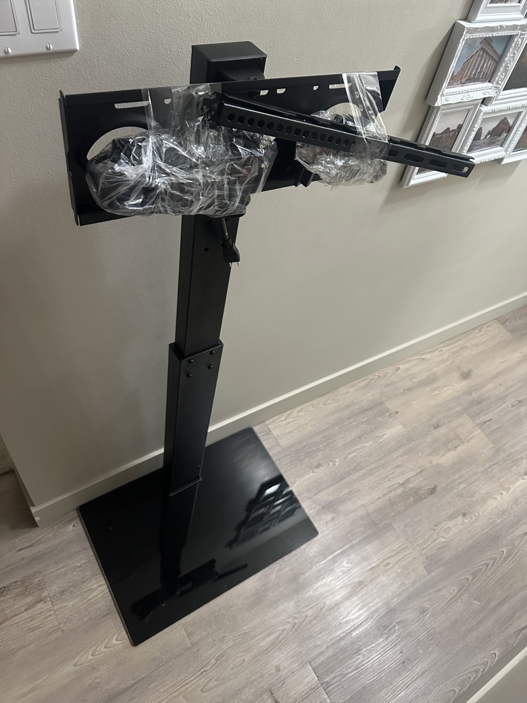 Brand new Rfiver heavy-duty floor TV stand - photo 3