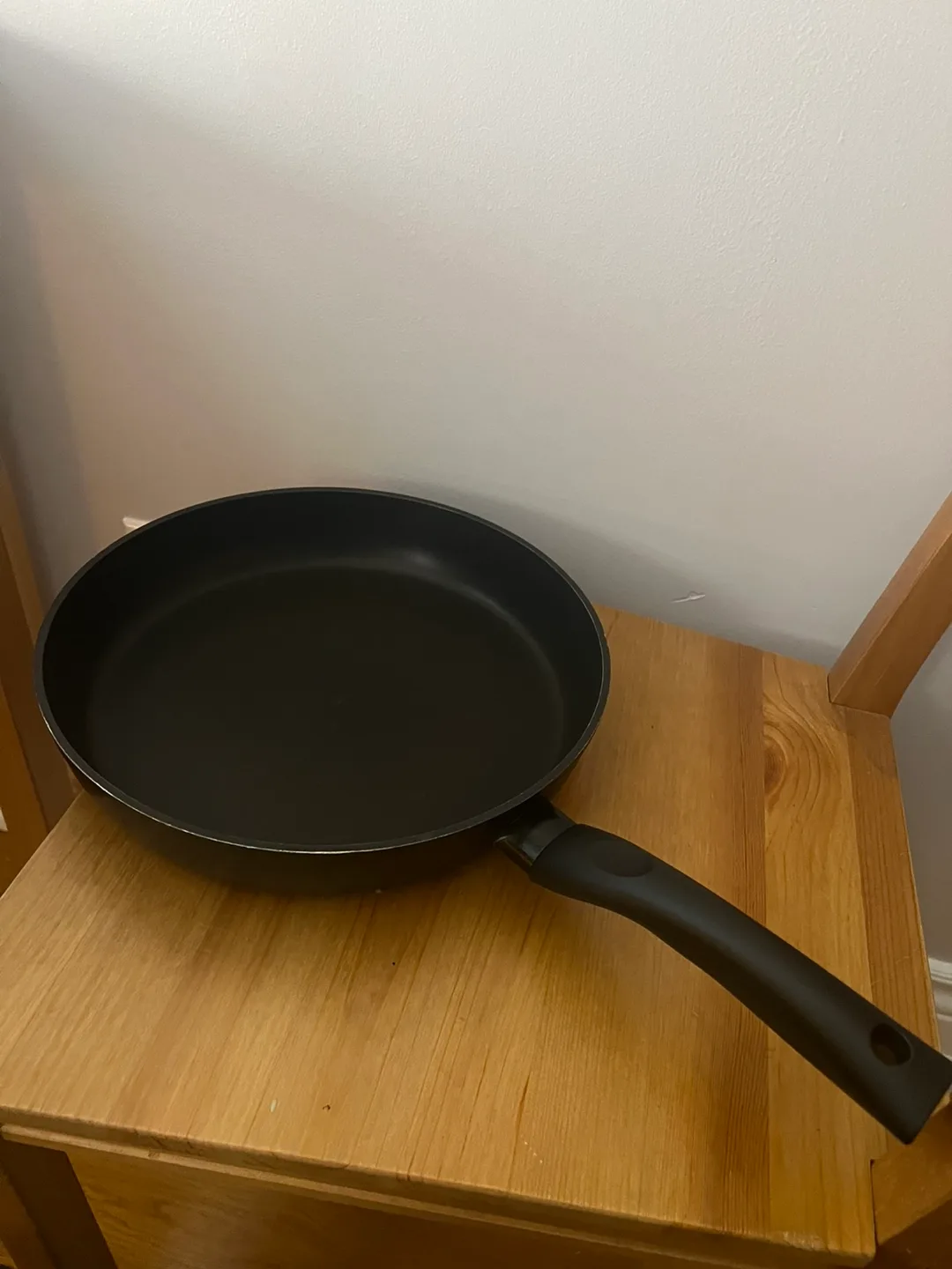 Large Non-Stick Frying Pan thumbnail