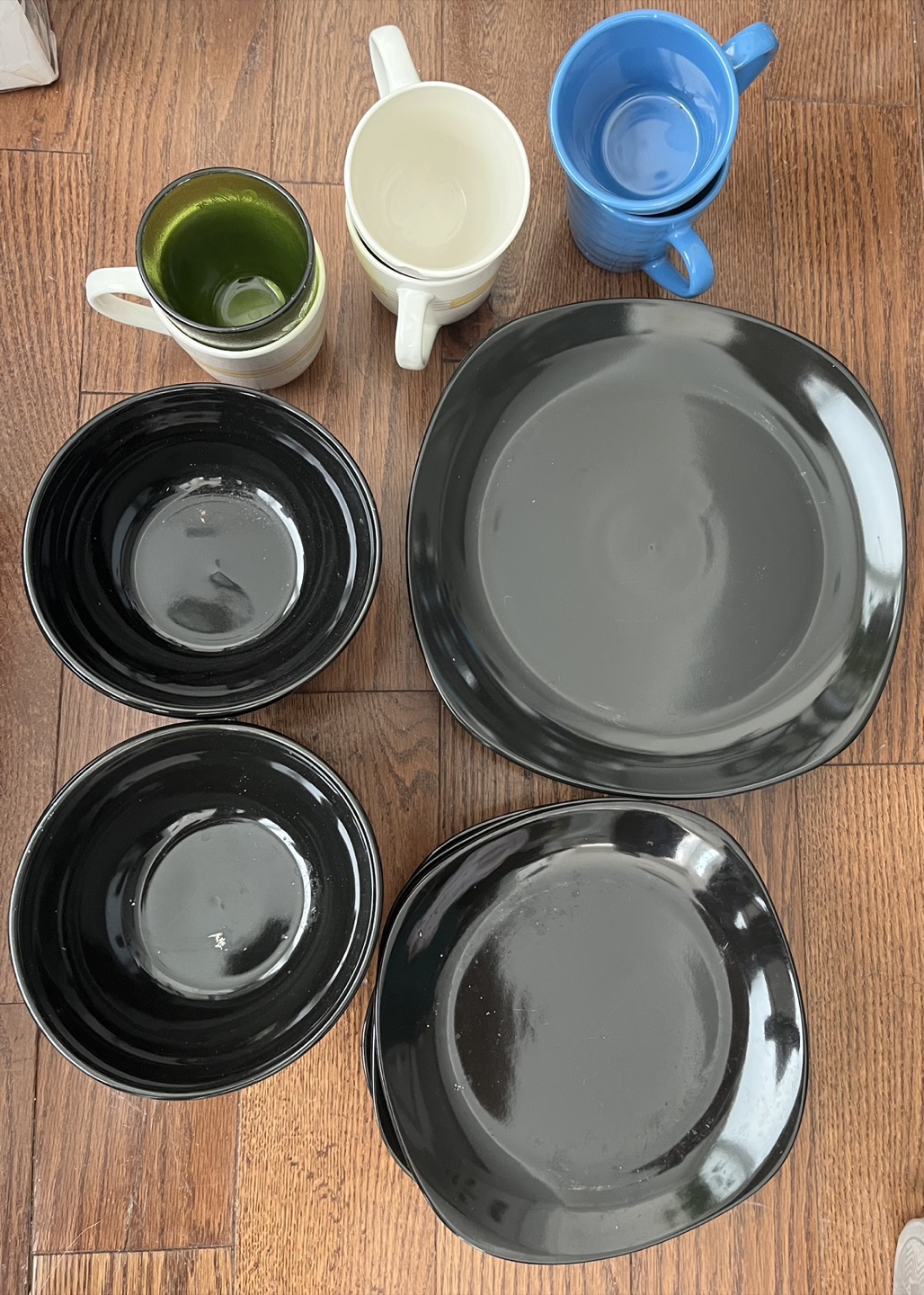 Dinnerware Set