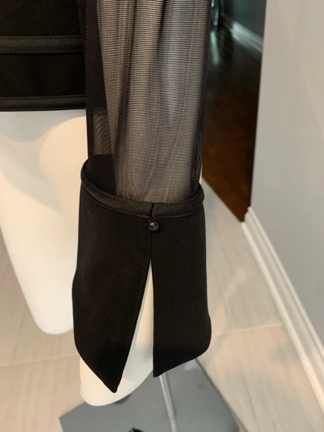 Laura Black Top image indicator(2)