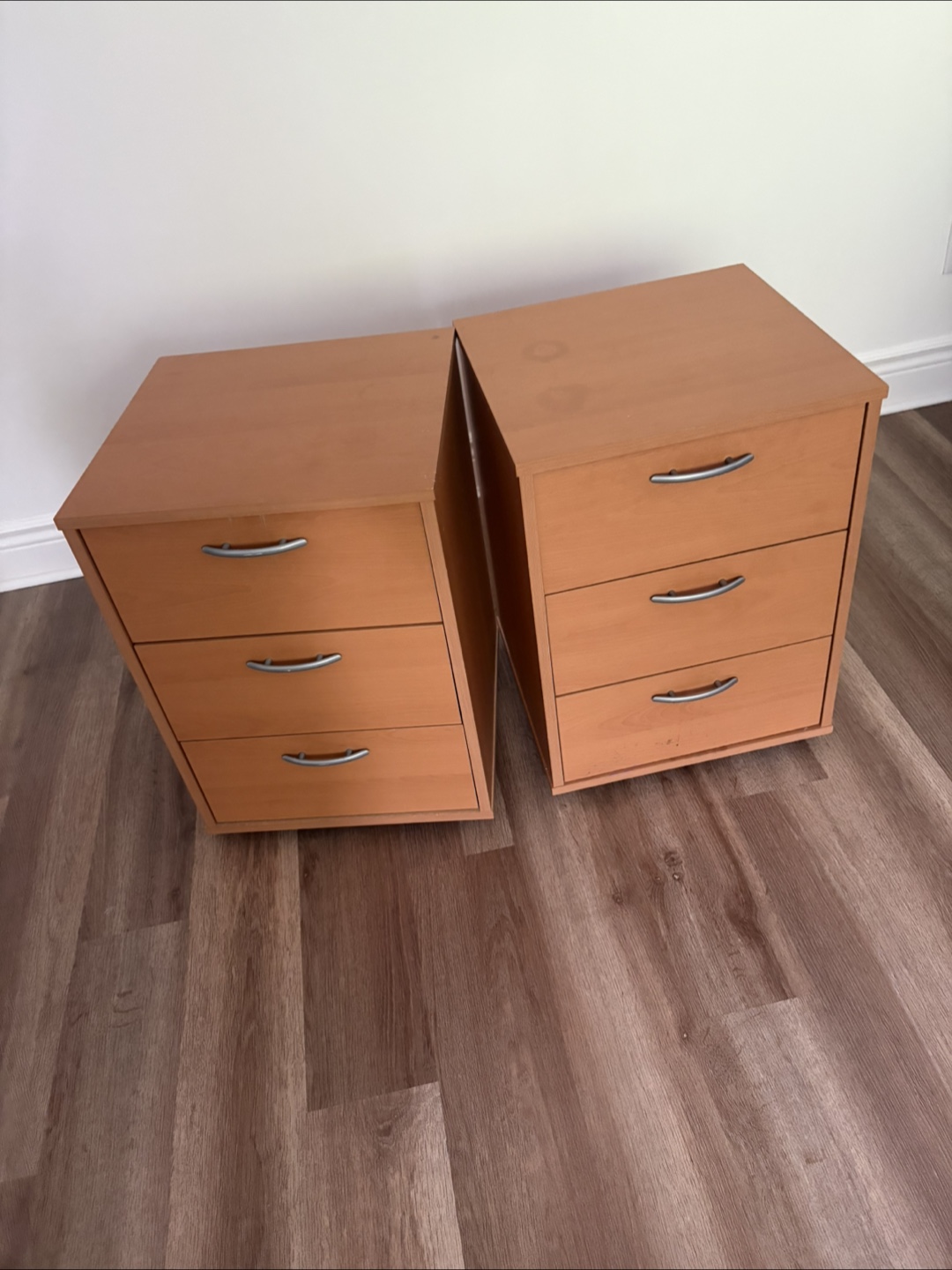 Set of 2 Wooden Nightstands