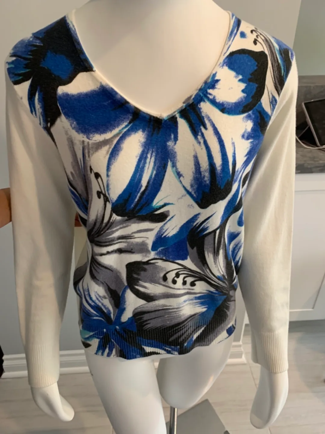Ro Linkeer Floral Sweater thumbnail